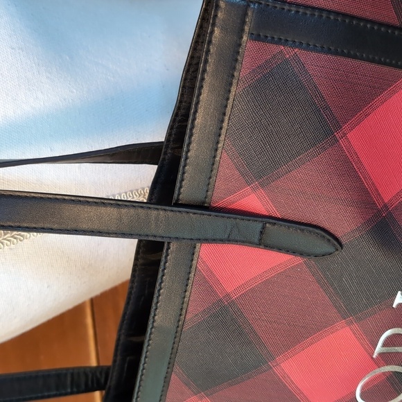 Victoria's Secret Extra Large Plaid Tote Overnight Bag - Picture 4 of 7